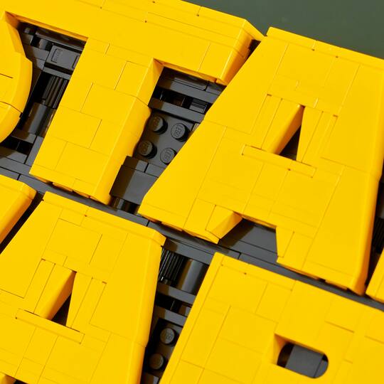LEGO® Star Wars™ Brick-Built Star Wars Logo Sign 75407